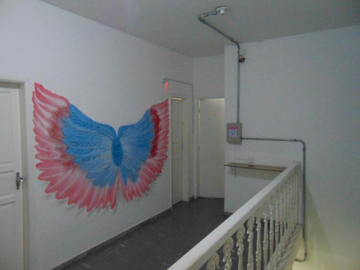 Wally's House Hostel *