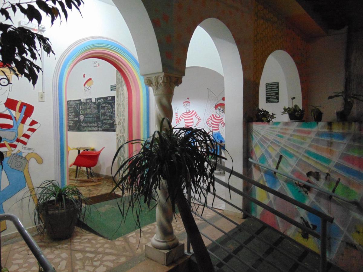 Wally's House Hostel